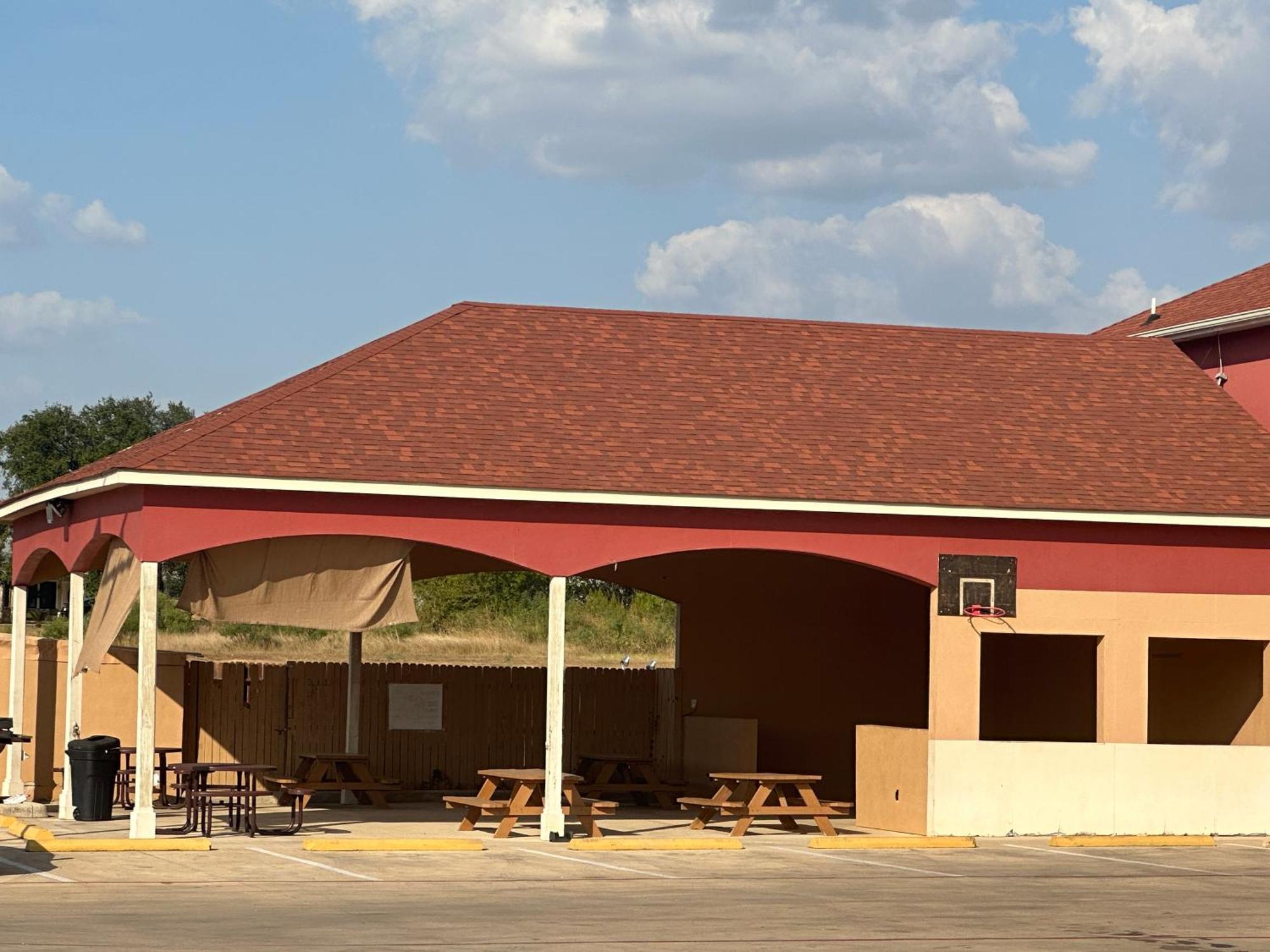 Executive Inn & Suites Floresville Exteriér fotografie